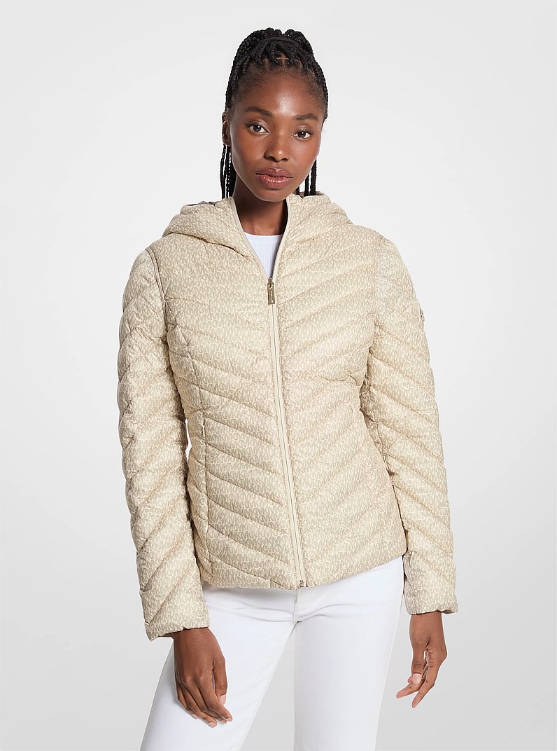 Chaqueta chevron de nailon acolchada y reversible con logotipo estampado in LOGOTIPO MARR&Oacute;N TOPO/HUESO | Michael Kors