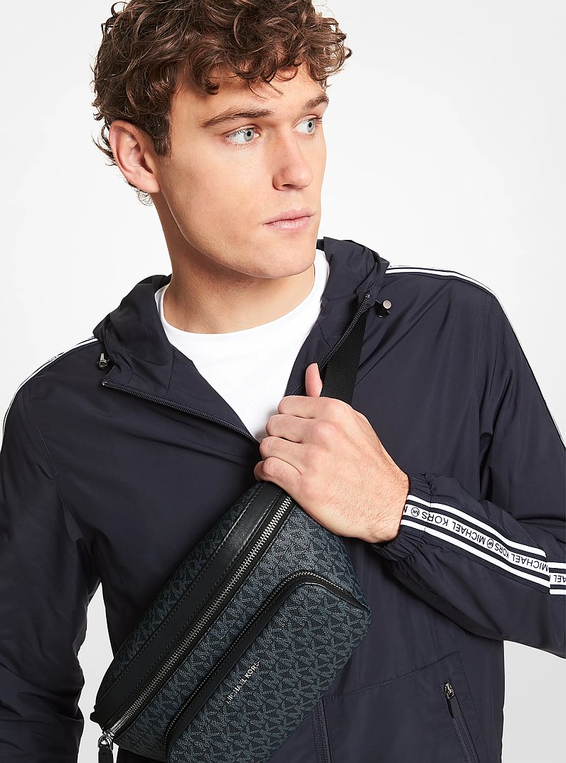 G&uuml;rteltasche Cooper mit Logomuster in ADMRL/BLBLAU | Michael Kors