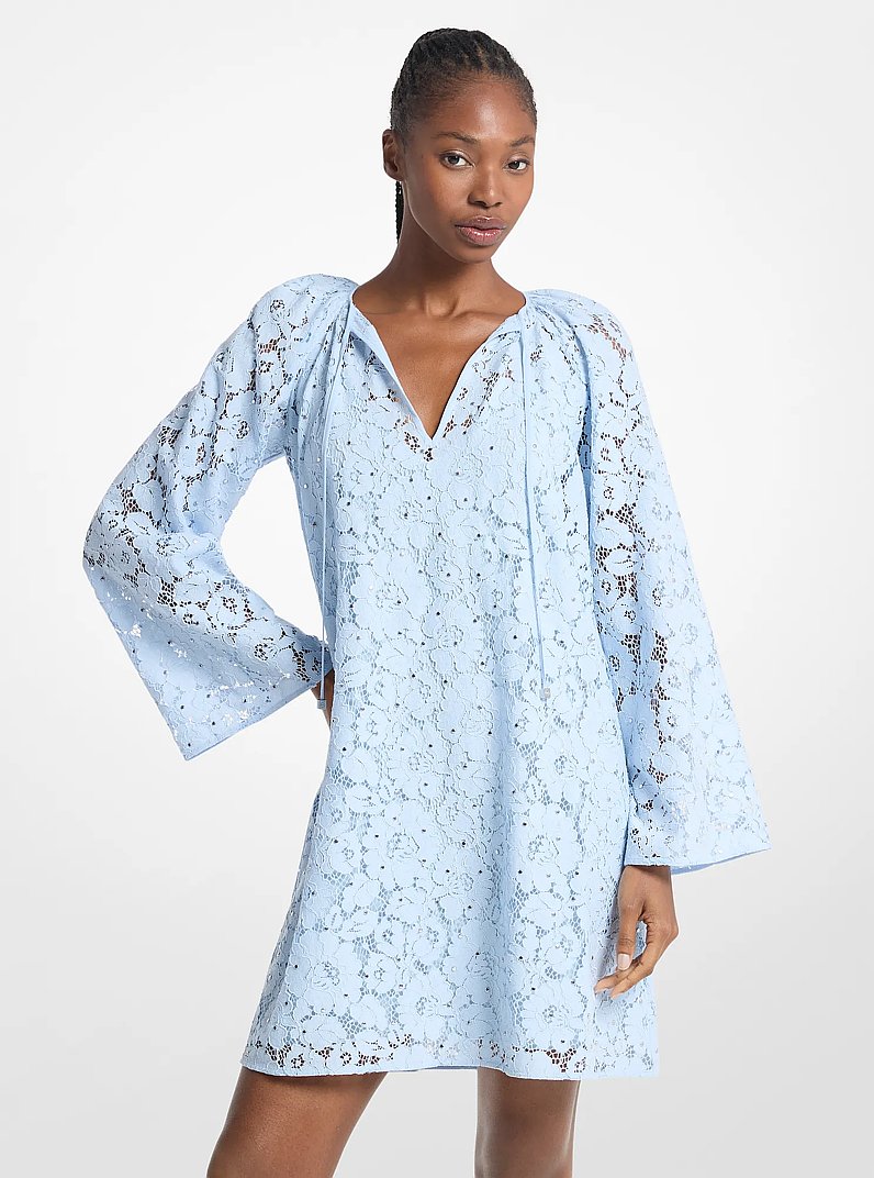 Vestido de encaje de flores con cordones y tachuelas in AZUL PASTEL | Michael Kors