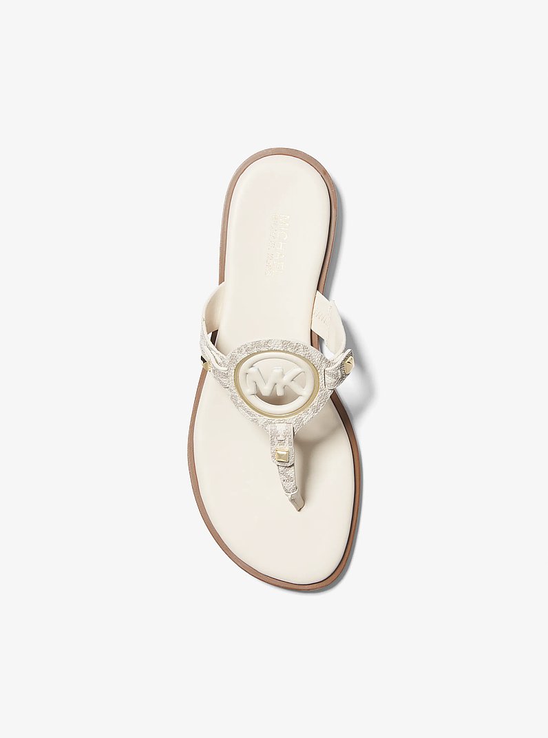 MICHAEL KORS ホワイト カットアウト フラットシューズ 26 Aubrey Cutout Signature Logo and Leather T-Strap Sandal in VANILLA