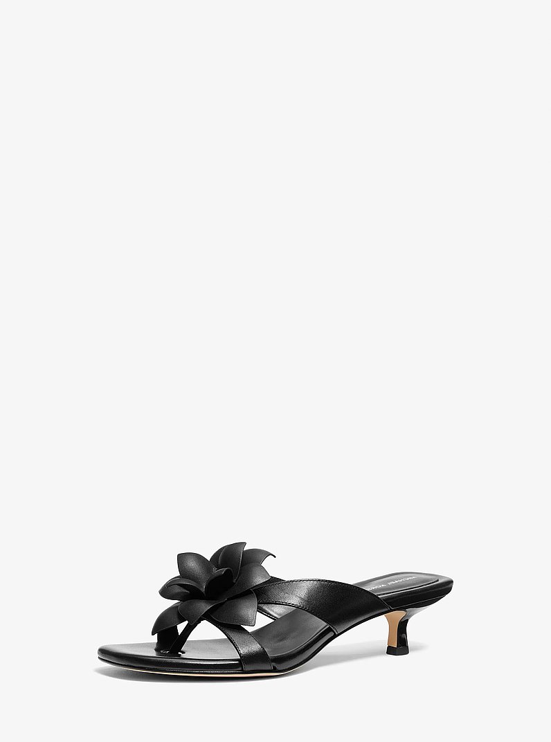 Sandale Jacie &agrave; petit talon en cuir &agrave; fleur in NOIR | Michael Kors