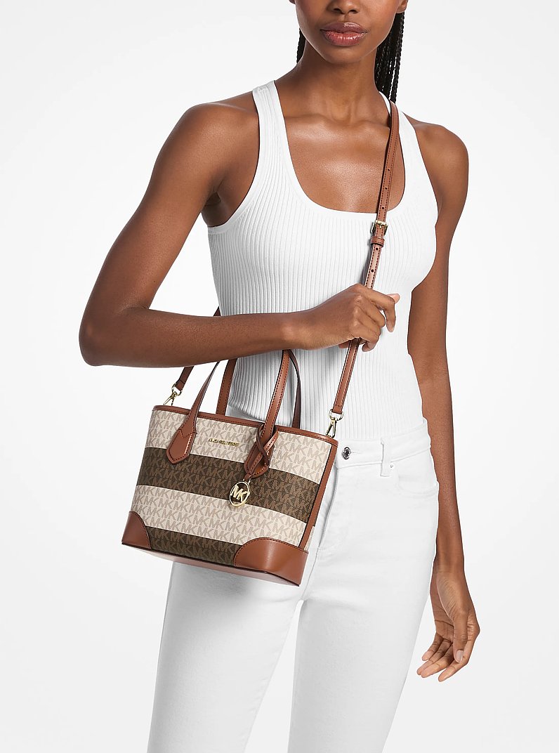 Bolso tote Eva extrapeque&ntilde;o convertible a rayas con logotipo exclusivo in VAINILLA/LUGGAGE | Michael Kors