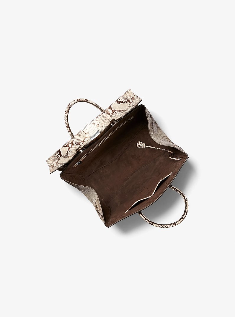 Bolso de viaje Campbell grande de piel con motivo de pit&oacute;n en relieve in NATURAL | Michael Kors