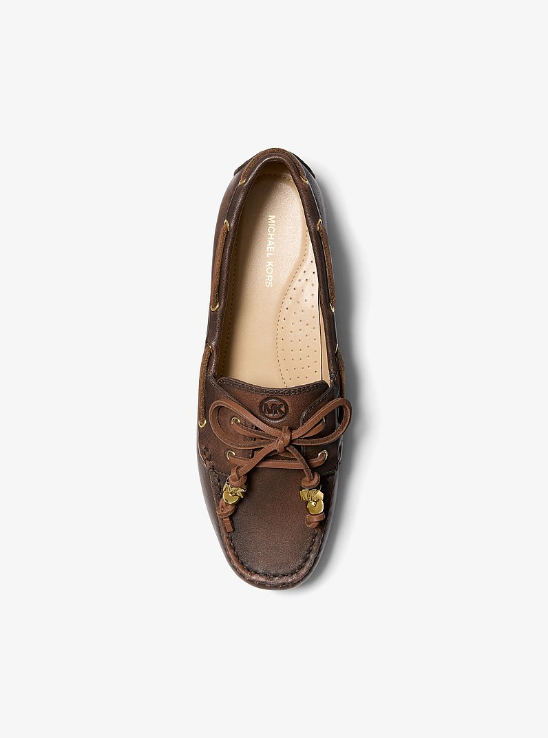 Mocas&iacute;n Fallon de piel curtida in CHOCOLATE | Michael Kors