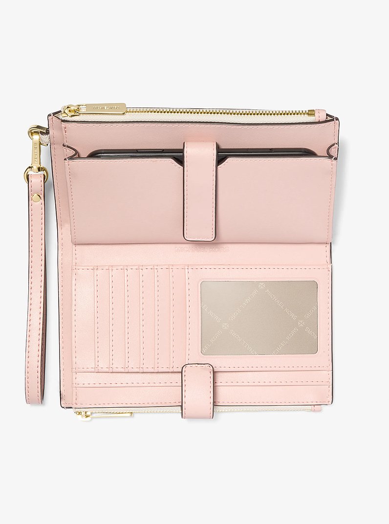 Jet Set Travel Signature Logo Smartphone Wallet in PWD BLSH MLT | Michael Kors