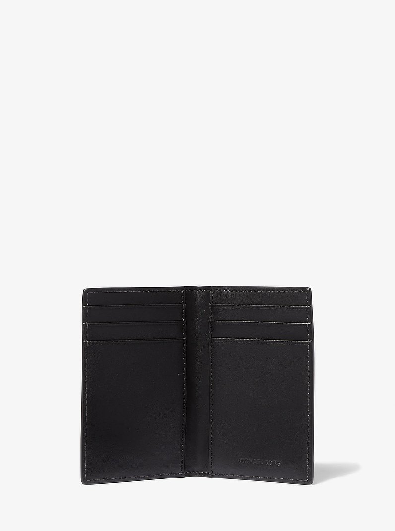 Tarjetero Varick de piel con motivo de serpiente en relieve y dos pliegues in NEGRO | Michael Kors