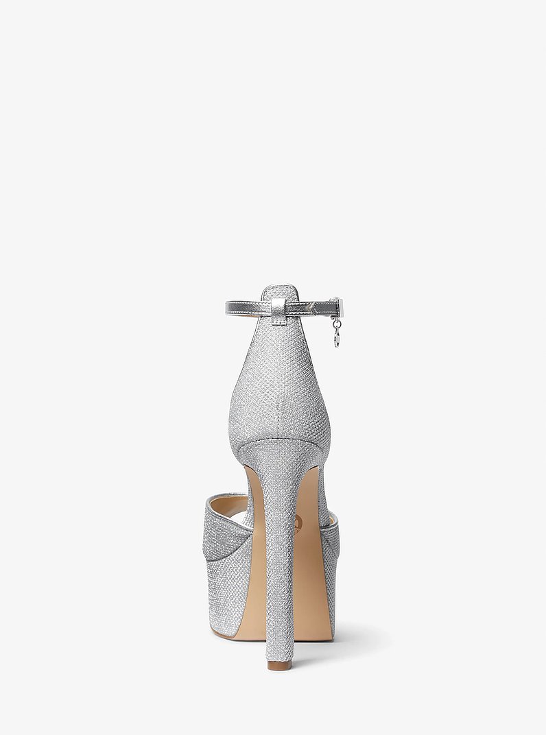 Zapato de sal&oacute;n peep-toe Martina de malla brillante con plataforma in PLATEADO | Michael Kors
