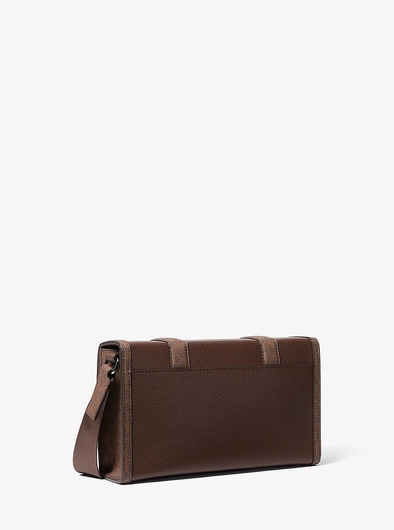 Sac &agrave; bandouli&egrave;re mallette Cooper en cuir grain&eacute; &agrave; logo Signature in NOIX DE MUSCADE | Michael Kors