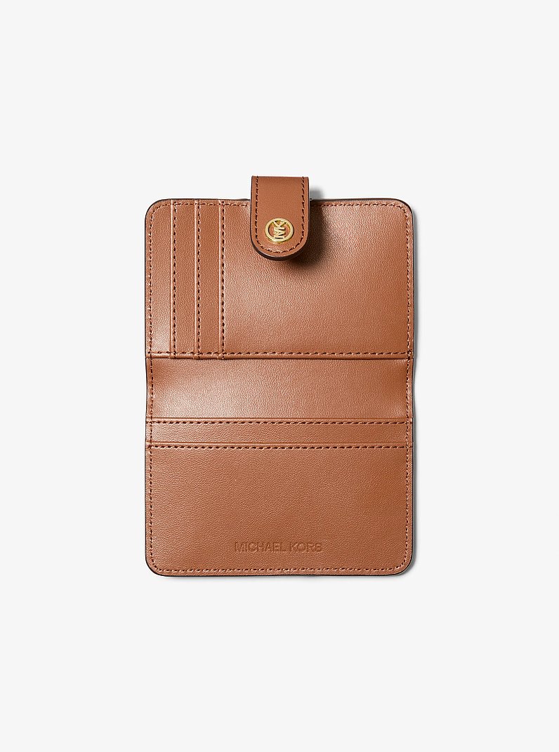 Billetera plegable Jet Set Travel peque&ntilde;a con logotipo exclusivo in MARR&Oacute;N | Michael Kors