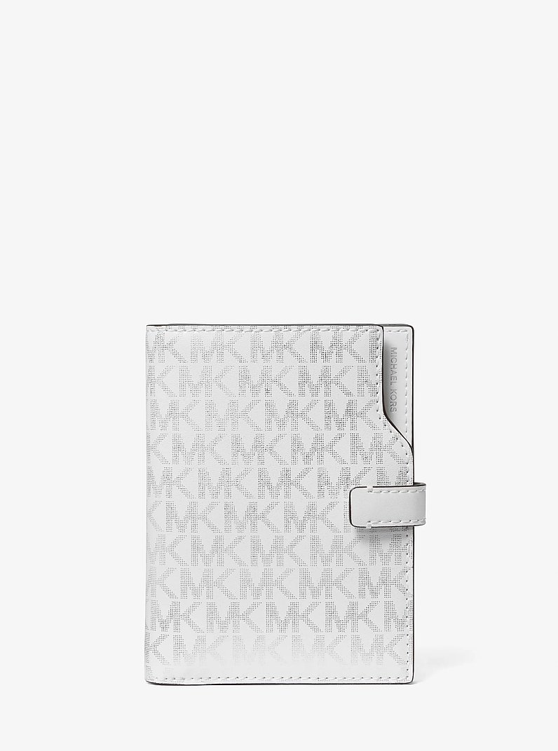 Paspoortetui Jet Set met kenmerkend metallic logo in OPTISCH WIT | Michael Kors