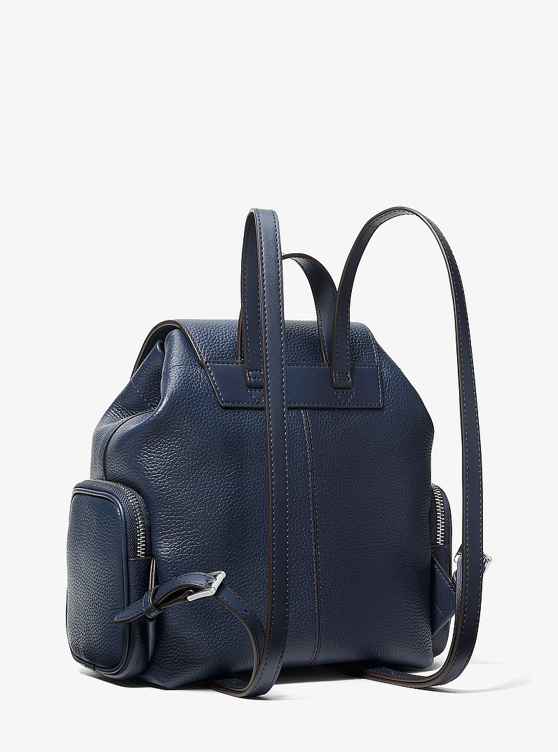 Petit sac &agrave; dos cargo Merritt en cuir grain&eacute; in BLEU MARINE | Michael Kors