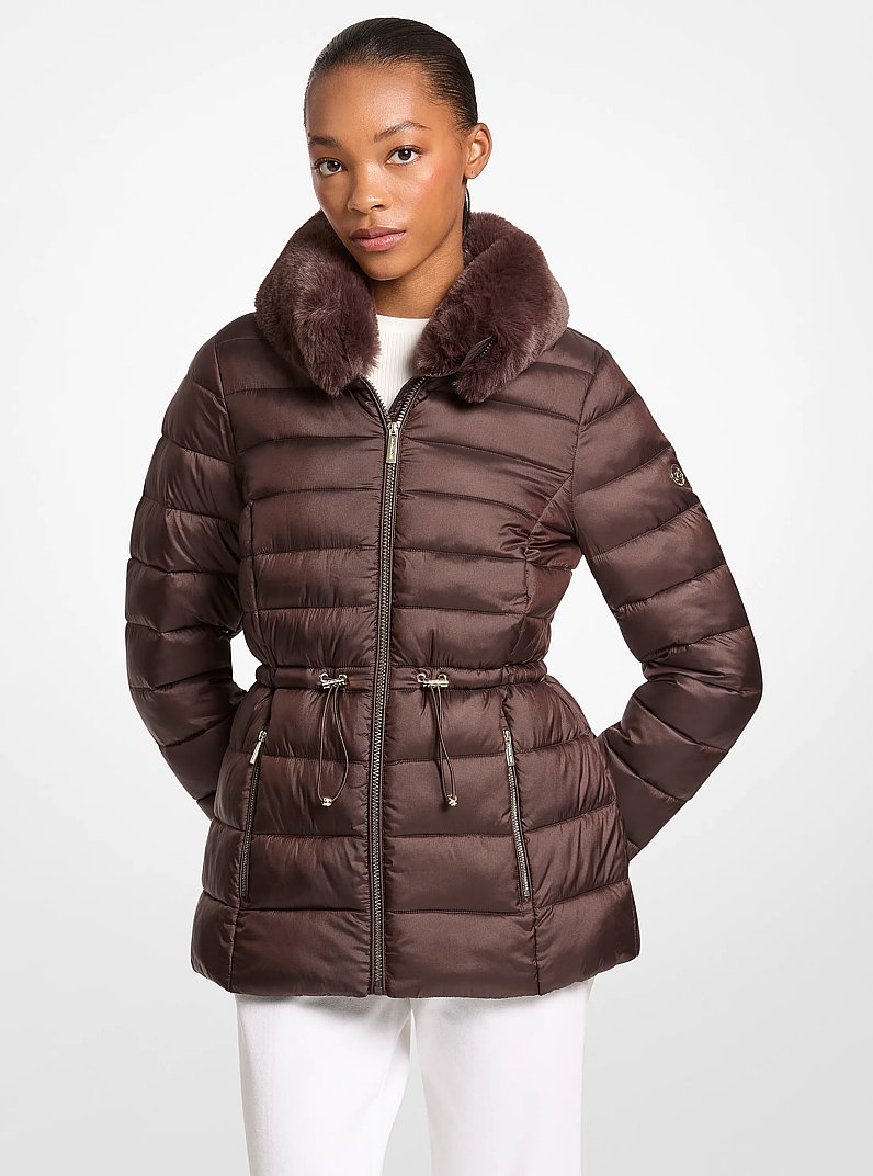 Veste matelass&eacute;e en fausse fourrure in CHOCOLAT | Michael Kors
