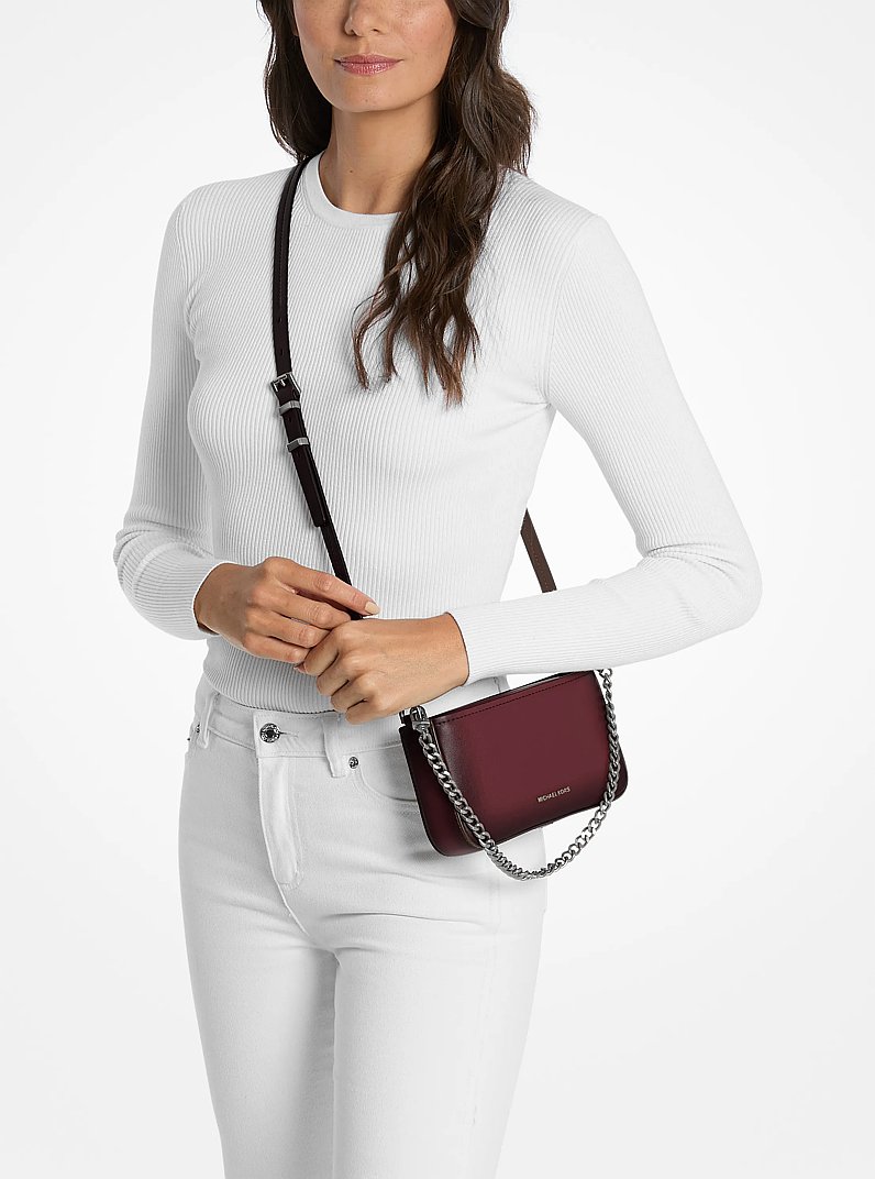Bandolera Bryant peque&ntilde;a transformable de piel curtida in GUINDA | Michael Kors