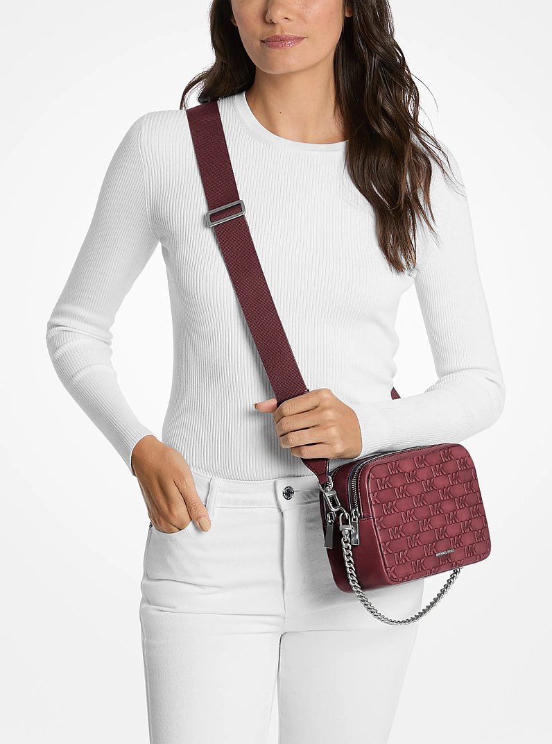 Sac &agrave; bandouli&egrave;re pour appareil photo Bryant de taille moyenne en cuir bruni in ROUGE POURPRE | Michael Kors