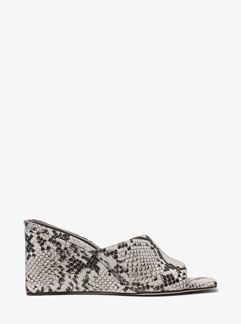 Sandalia Merriam de piel con cu&ntilde;a y motivo de serpiente en relieve in ALUMINIO | Michael Kors