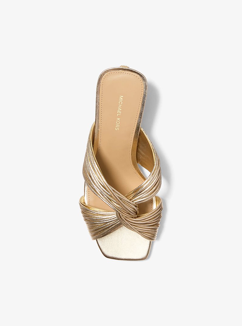 Sandale mule Alessia m&eacute;tallis&eacute;e in OR P&Acirc;LE | Michael Kors