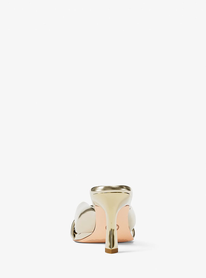 Sandale Elena m&eacute;tallis&eacute;e in OR P&Acirc;LE | Michael Kors
