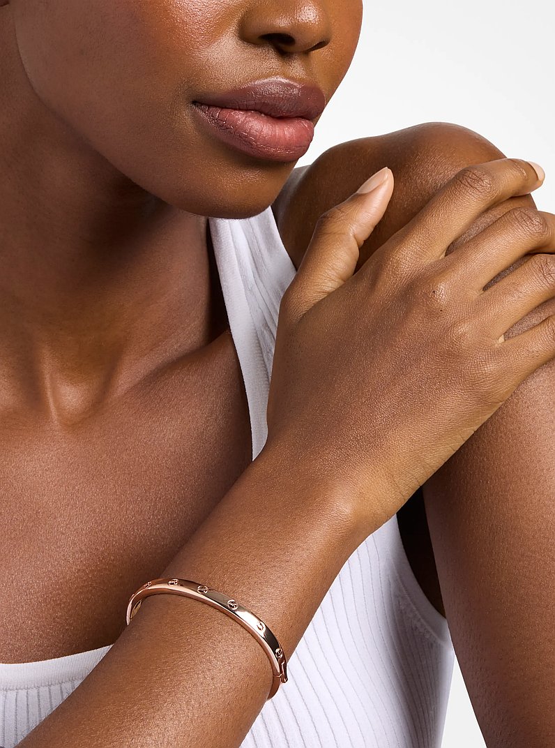 Armreif mit Logo in ROTGOLDTON | Michael Kors