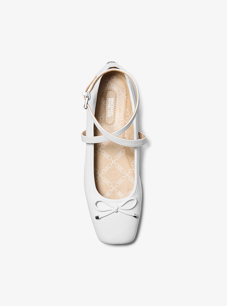 Chausson de ballet Collette en cuir in BLANC OPTIQUE | Michael Kors