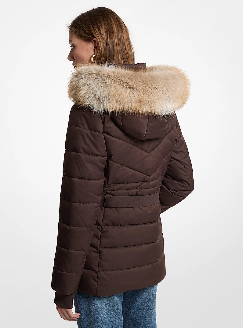 Veste matelass&eacute;e compacte &agrave; garniture en fausse fourrure in CHOCOLAT | Michael Kors