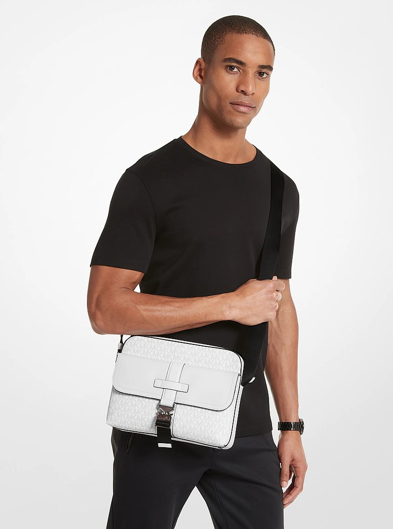 Funda para c&aacute;mara Hudson de piel con logotipo in BLANCO BRILLANTE | Michael Kors