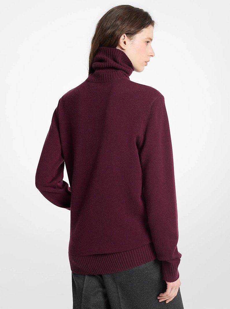 Su&eacute;ter Joan de cuello alto de cachemira in VINO | Michael Kors