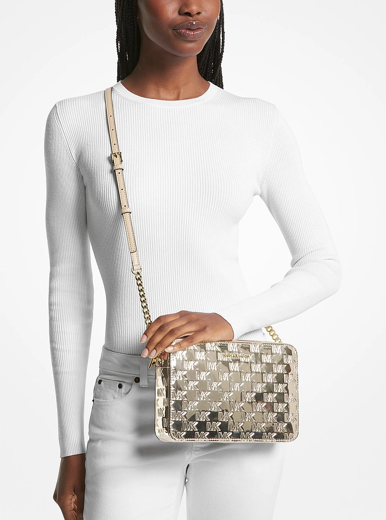 Bandolera Jet Set Grande de charol con logotipo en relieve in DORADO P&Aacute;LIDO | Michael Kors