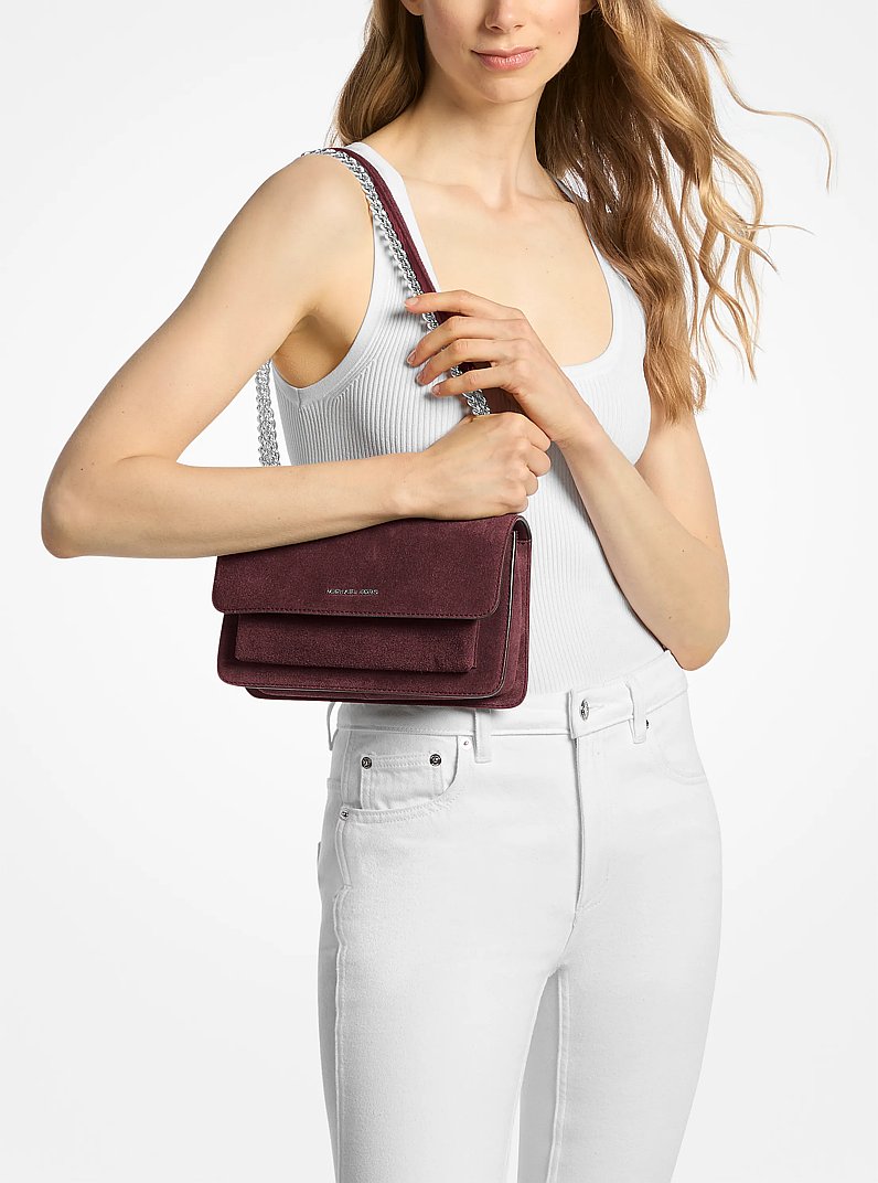 Bolso de hombro Claire grande de gamuza in GUINDA | Michael Kors