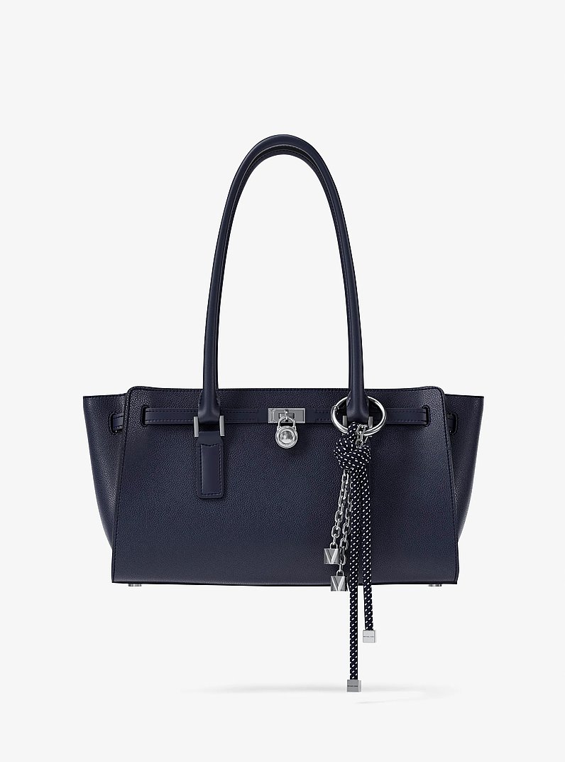 Adorno para bolso en tono plateado moteado con cord&oacute;n in VESTIDO AZUL | Michael Kors