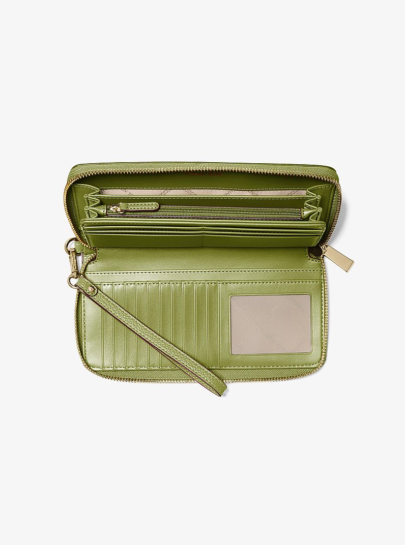 Grand portefeuille continental Jet Set Travel en cuir grain&eacute; in VERT PRAIRIE | Michael Kors