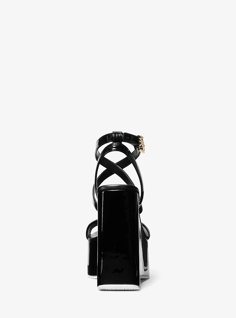 Sandalia Paola de charol sint&eacute;tico con cu&ntilde;a in NEGRO | Michael Kors