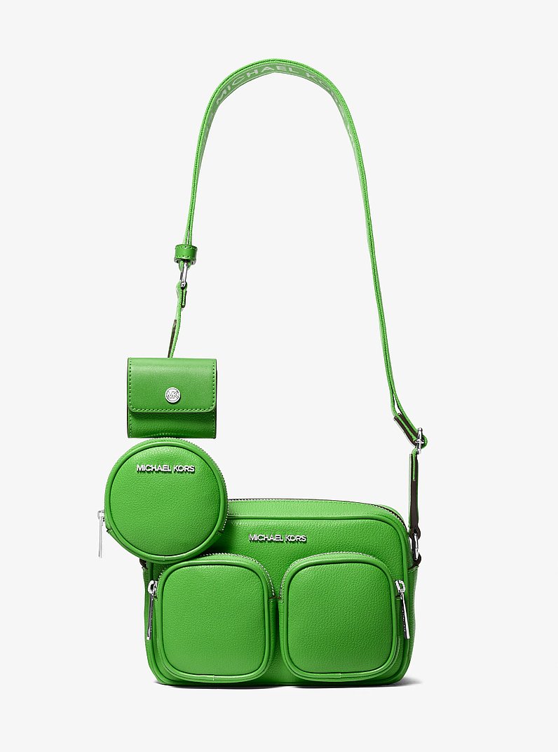Bolso cruzado Jet Set mediano de cuero con funda para Apple AirPods Pro&reg; in JUNGLE | Michael Kors