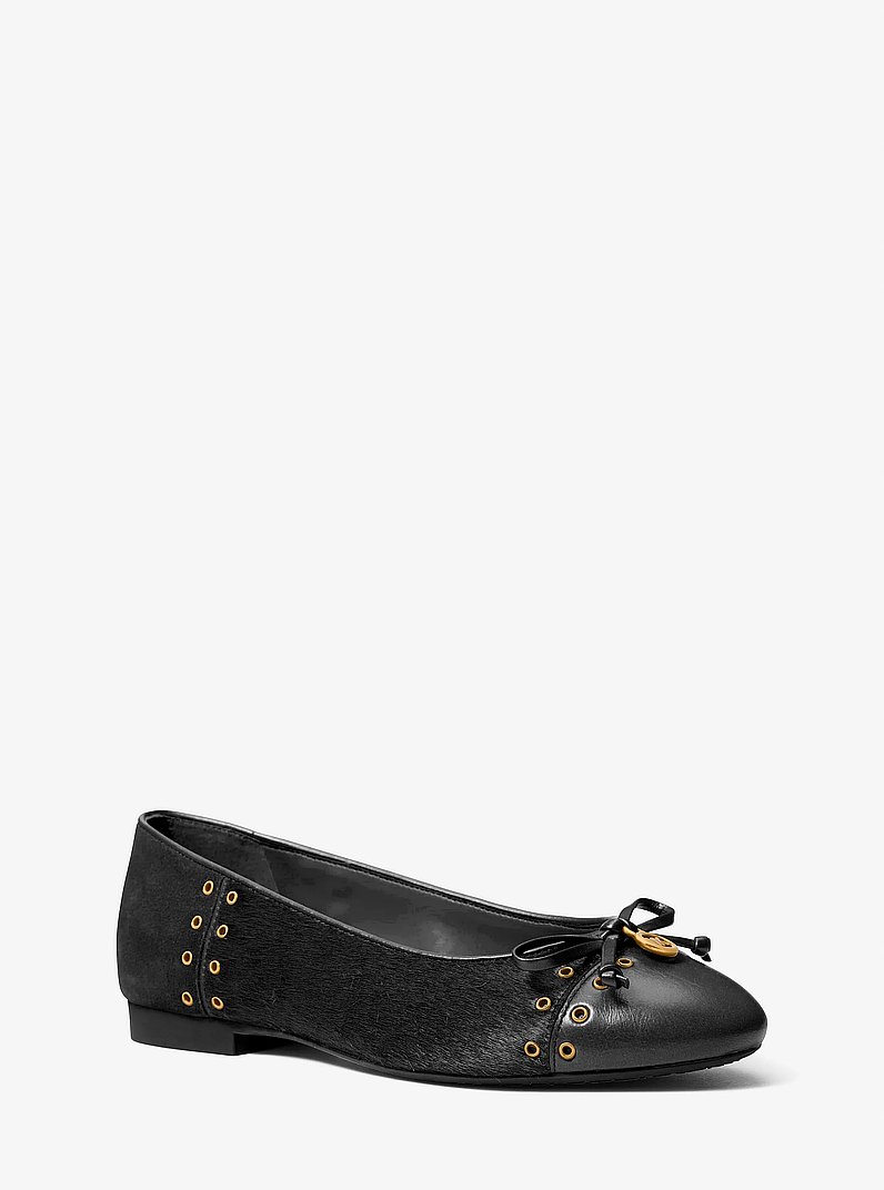 Chausson de ballet Piper Flex en cuir &agrave; &oelig;illets et en poils de veau in NOIR | Michael Kors