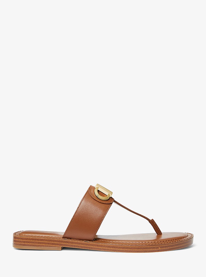 Sandalia Parker de piel con tira en forma de T in LUGGAGE | Michael Kors