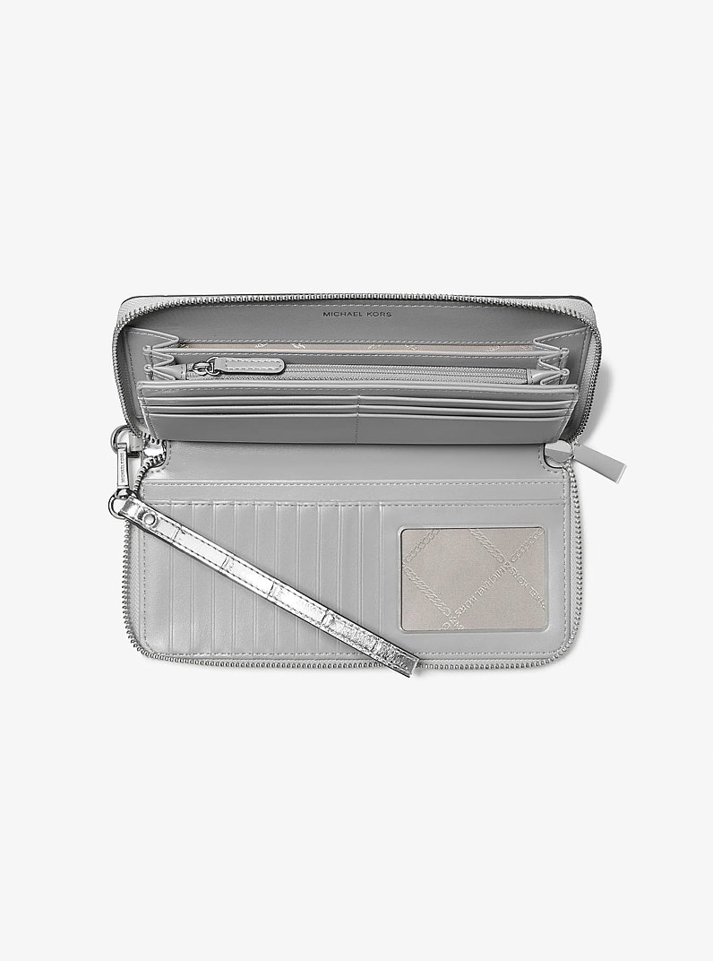 Billetera Continental Jet Set Travel de piel metalizada con motivo de cocodrilo en relieve in PLATEADO | Michael Kors