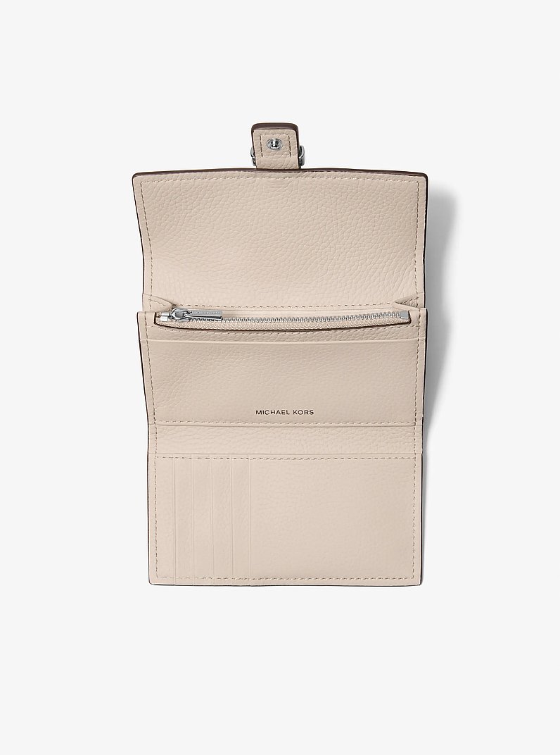 Trifold-Brieftasche Nolita Medium aus gekrispeltem Leder in HELLER SAND | Michael Kors