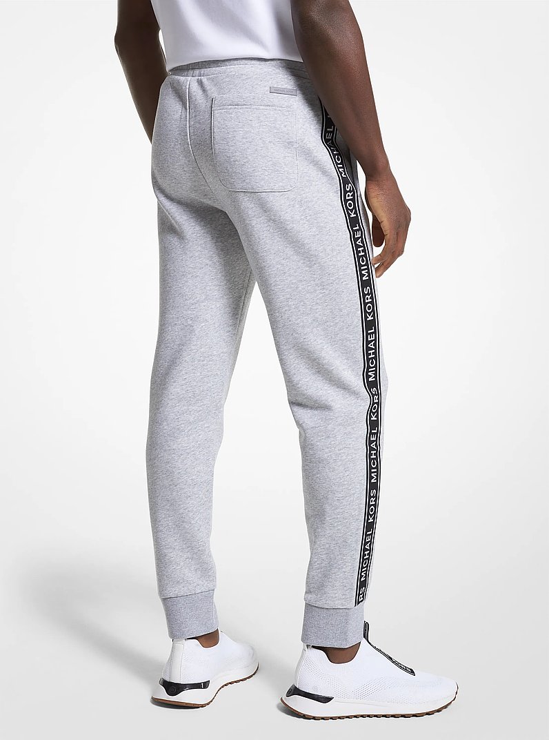 Pantalon de jogging en m&eacute;lange de coton &agrave; imprim&eacute; &agrave; logo in GRIS CHIN&Eacute; | Michael Kors