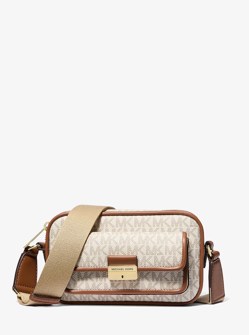 Bandolera para c&aacute;mara Bradshaw extrapeque&ntilde;a metalizada con logotipo in VAINILLA | Michael Kors