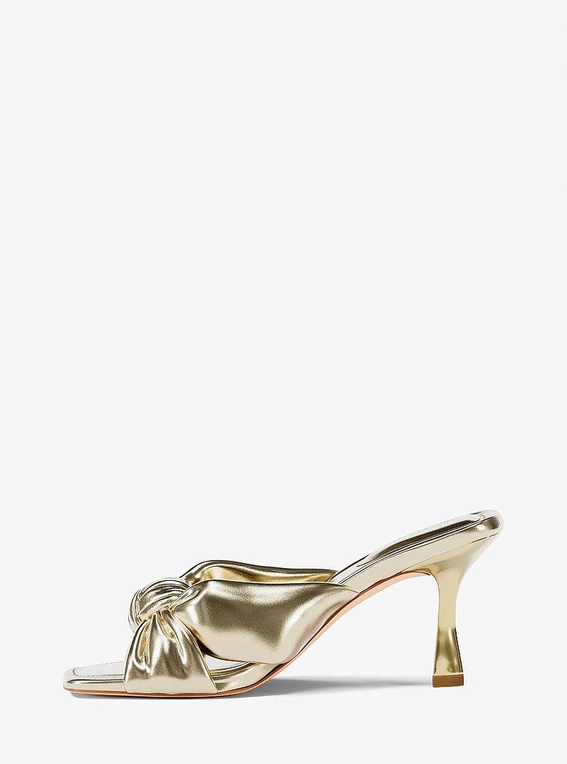 Sandale Elena m&eacute;tallis&eacute;e in OR P&Acirc;LE | Michael Kors