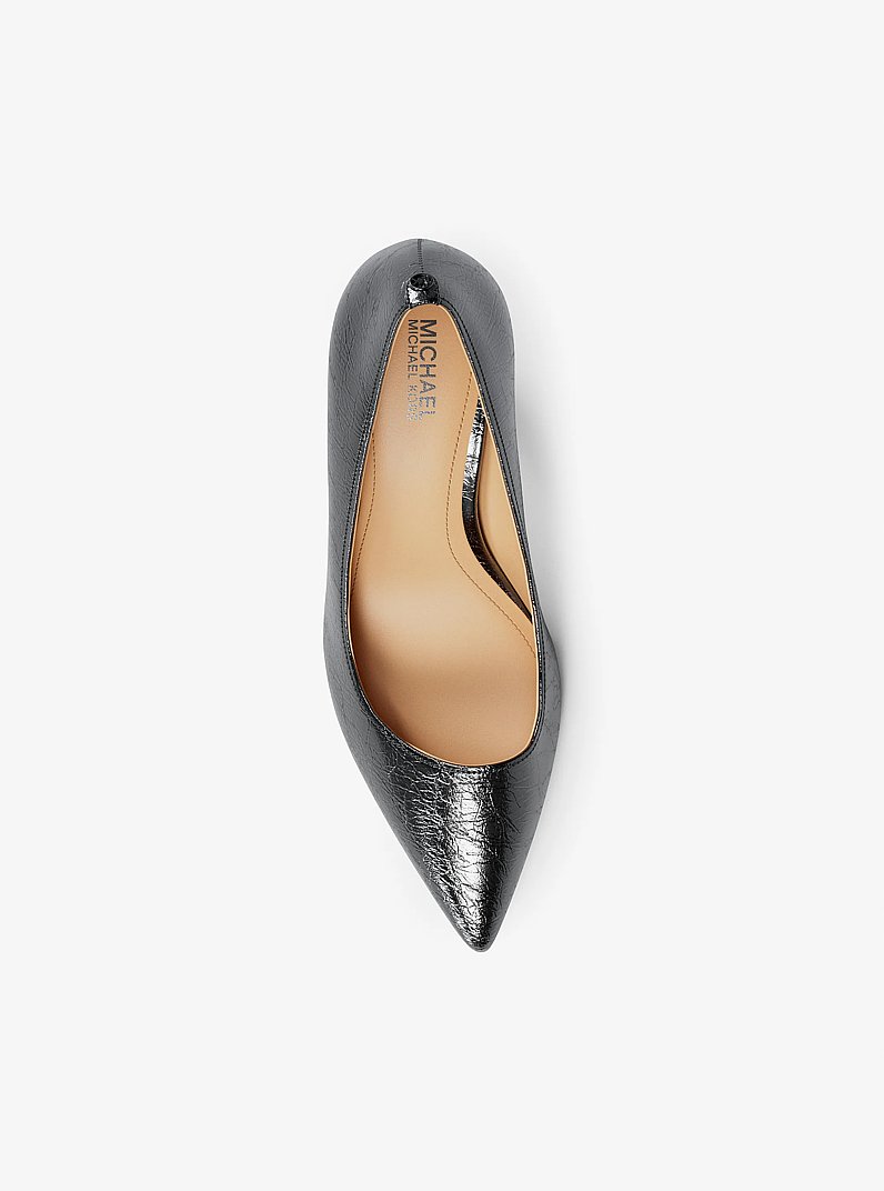 Zapato de sal&oacute;n Alina de piel cuarteada metalizada flexible in PLOMIZO | Michael Kors