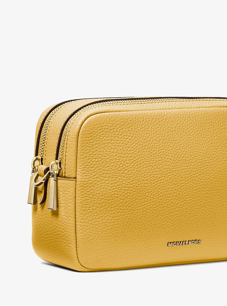 Sac &agrave; bandouli&egrave;re pour appareil photo Bryant de taille moyenne en cuir grain&eacute; in CHARTREUSE | Michael Kors