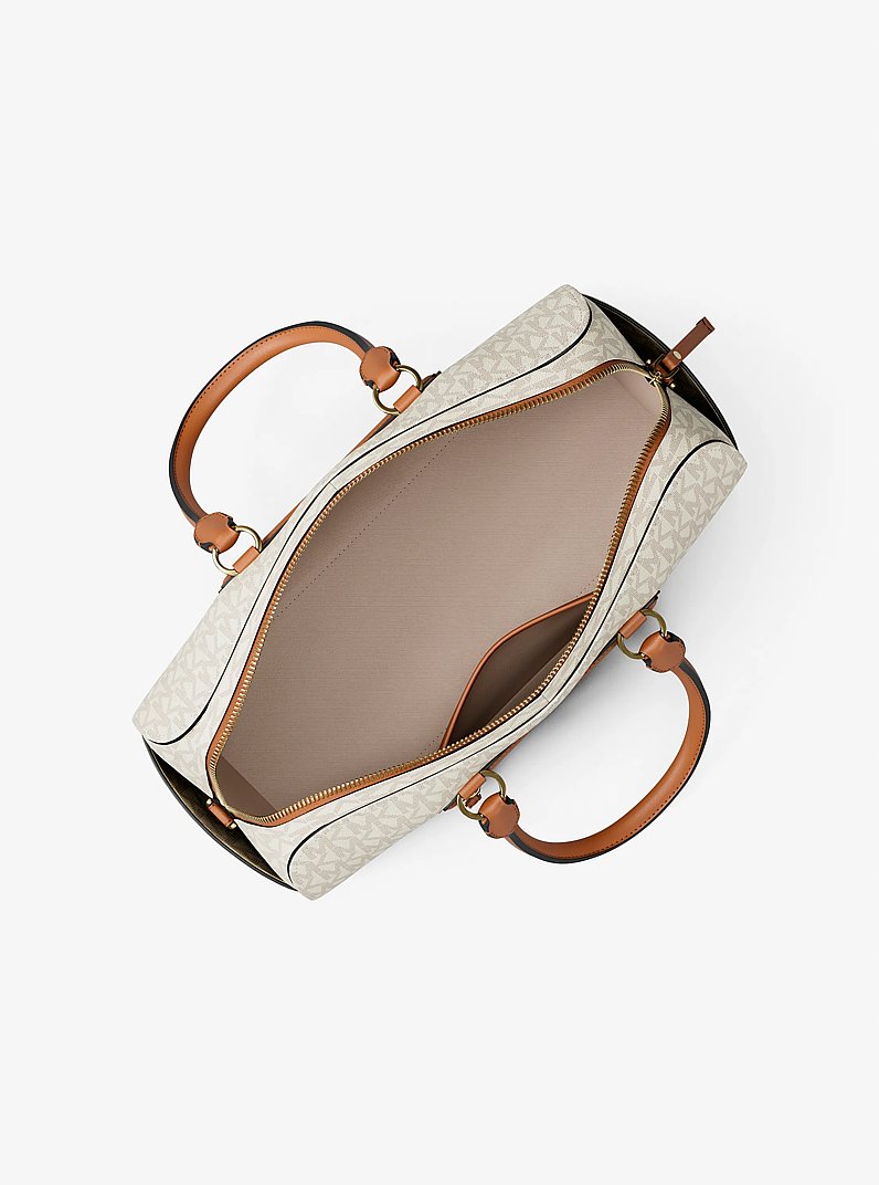 Bowling-Umh&auml;ngetasche Jet Set Travel Medium mit Signature-Logomuster in VANILLE/EICHELBRAUN | Michael Kors