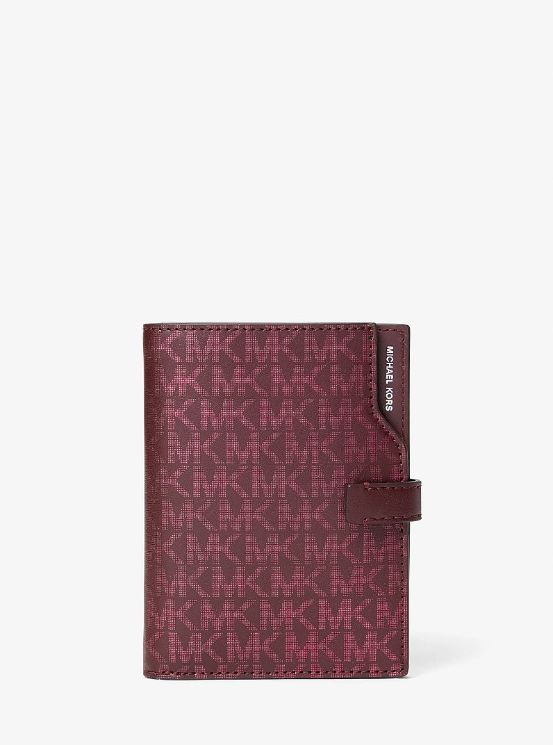 Cartera para pasaporte Jet Set metalizada con logotipo in GUINDA | Michael Kors