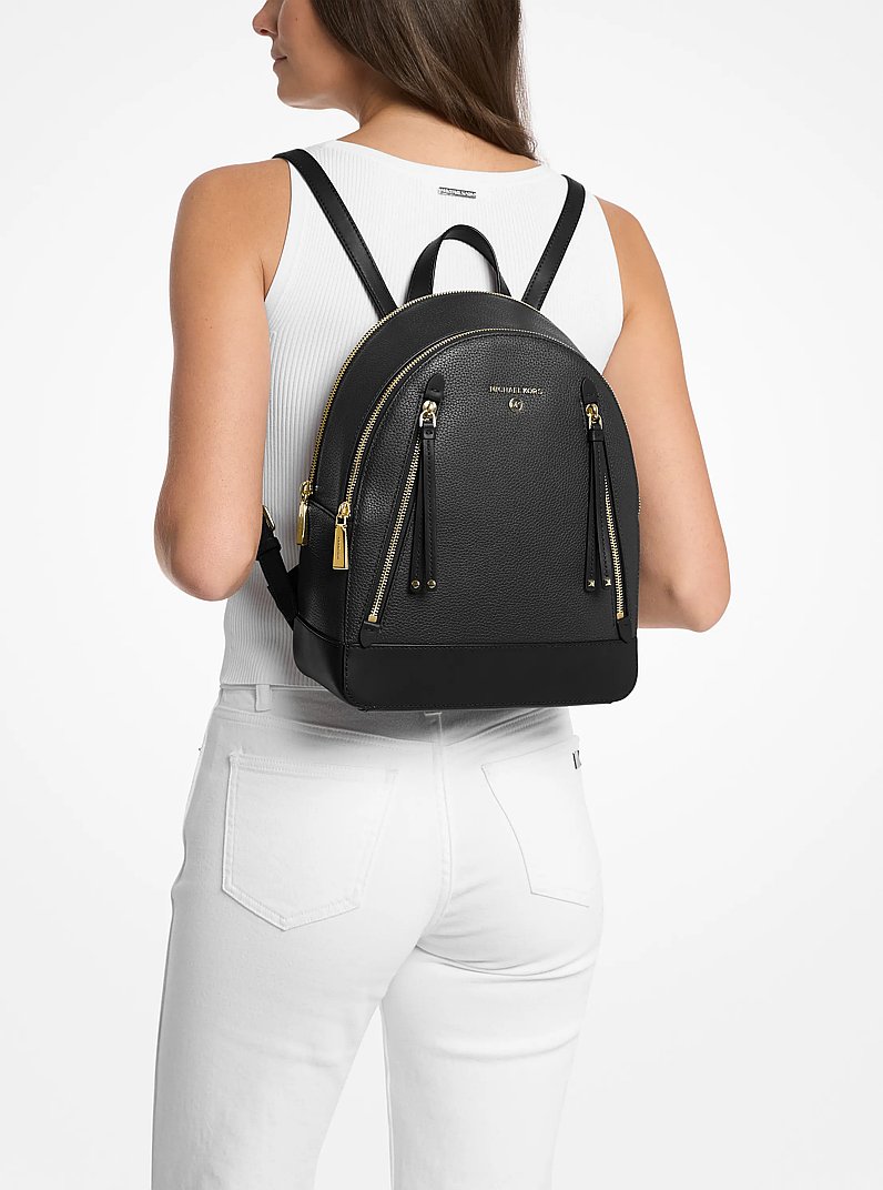 Mochila Brooklyn mediana de piel granulada in NEGRO | Michael Kors
