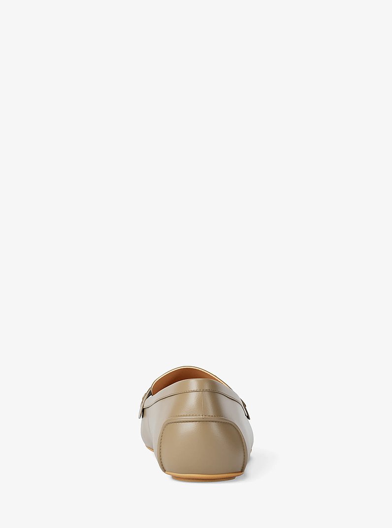 Fl&acirc;neur de style mocassin Mandy en cuir in BOGUE | Michael Kors