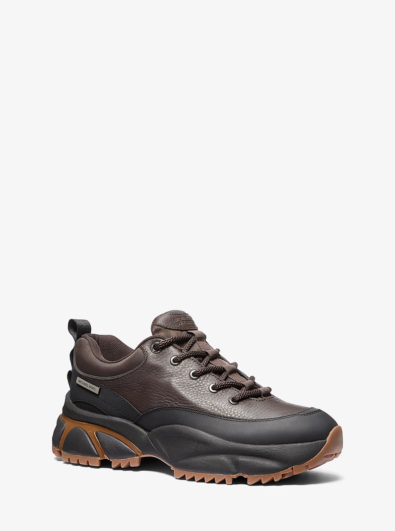 Basket Logan en cuir imperm&eacute;able in CHOCOLAT | Michael Kors