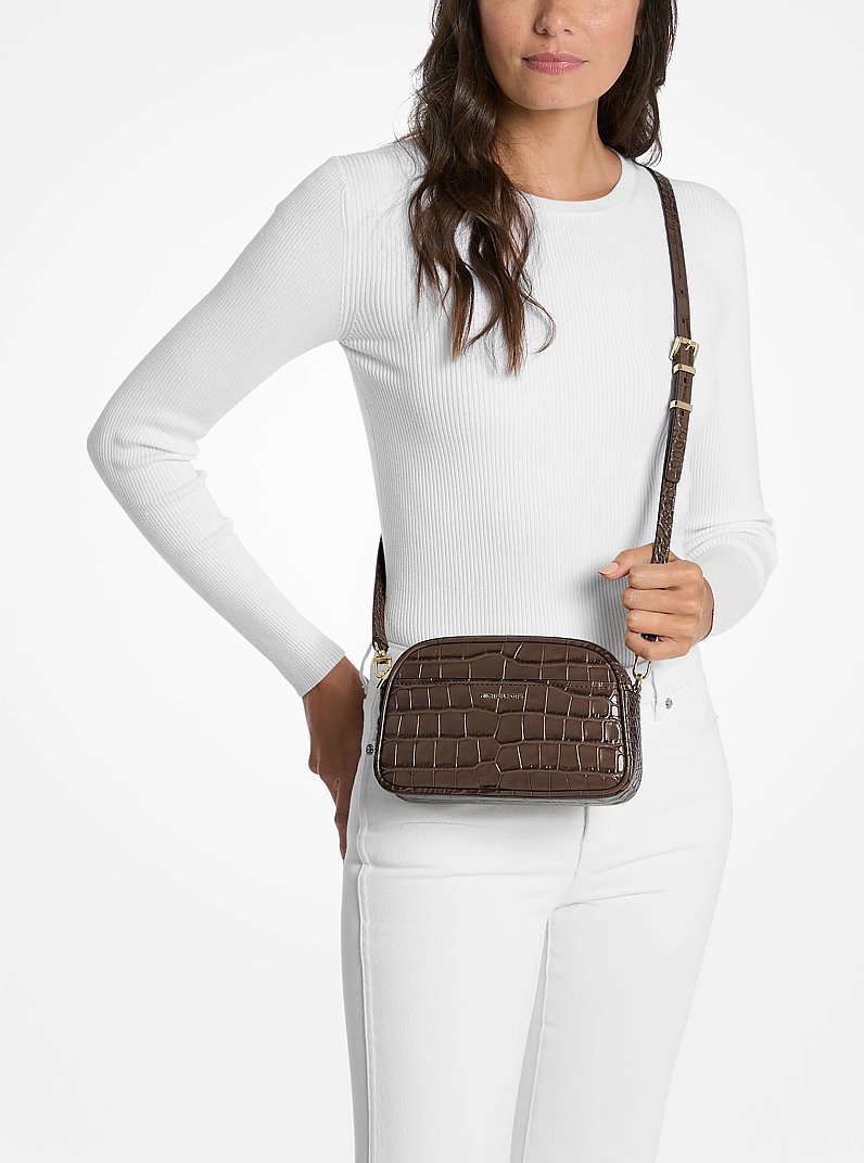 Petit sac &agrave; bandouli&egrave;re Jet Set en cuir effet crocodile en relief in CHOCOLAT | Michael Kors