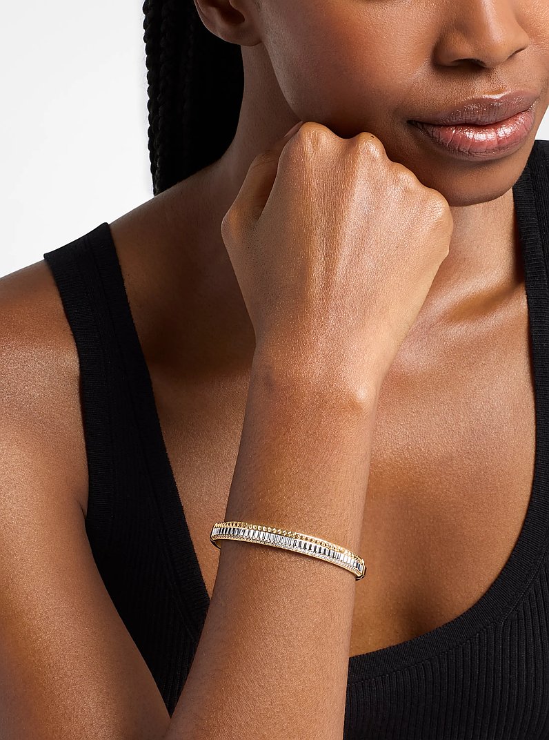 Pulsera r&iacute;gida acanalada en dos tonos con pav&eacute; in BITONO | Michael Kors