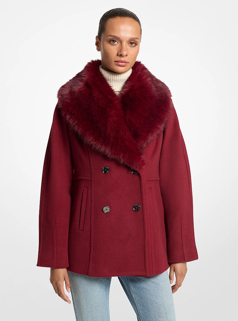 Chaquet&oacute;n de mezcla de lana con cuello de pelo sint&eacute;tico in GRANATE | Michael Kors