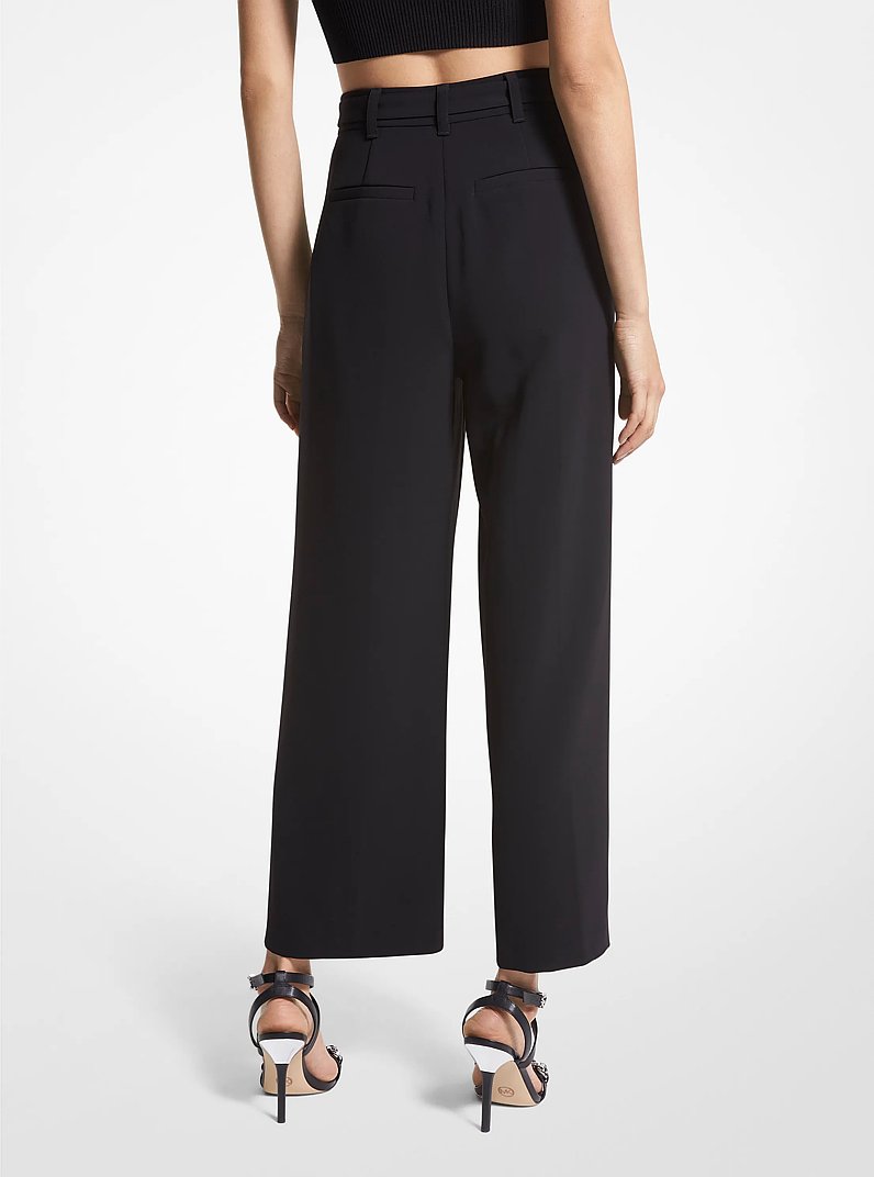 Pantalone taglio corto in twill stretch con cintura